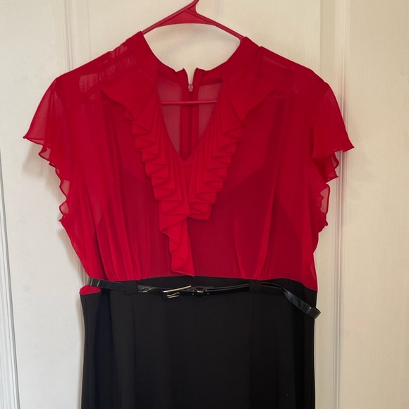 ALYX BELTED DRESS. LIKE NEW! WORN ONCE. SHEATH DRESS WITH RUFFLE ACCENTS. - Picture 5 of 15